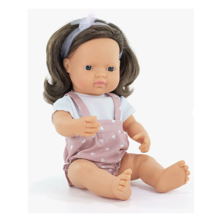 Puppe braunhaariges Mädchen mit Kleidung