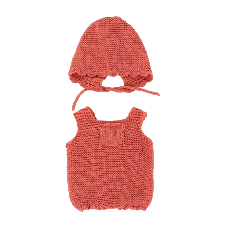 Puppenkleidung gestrickter Strampler mit Mütze